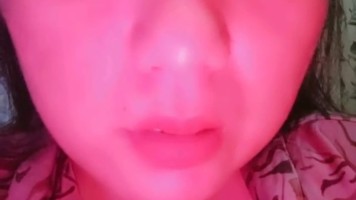 Queentia Janda Muda Cantik Host BLING2 Spill Lubang Meki