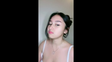 Joget Asyik Dedek Tobrut Cantik Sexy Bening Menggoda Hot