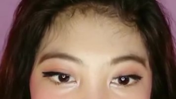 Nike Bugil Cantik Host Pendatang Baru